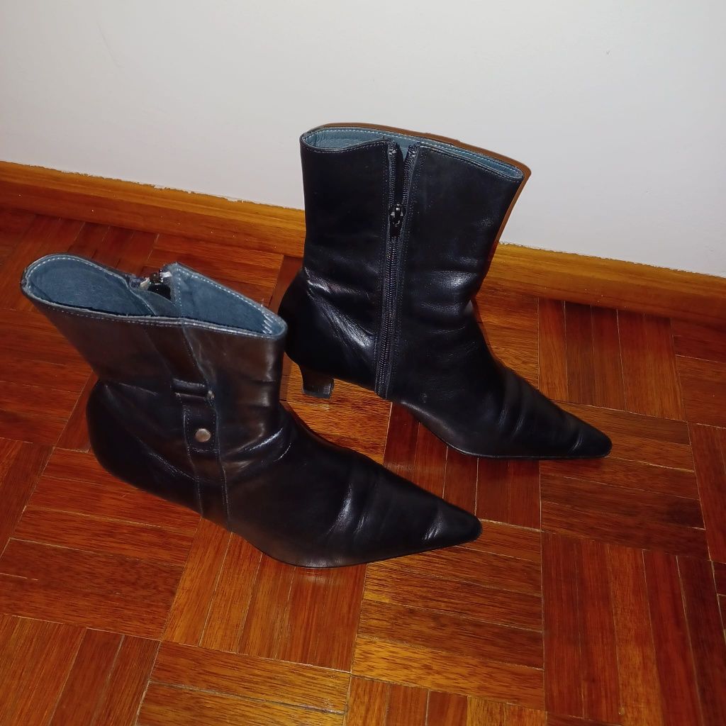 Bota de senhora em pele