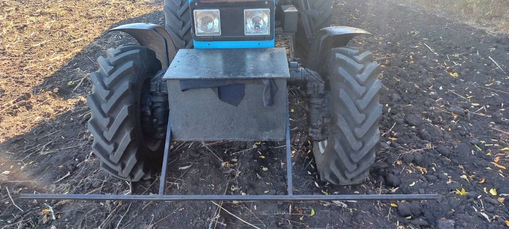 Грузи МТЗ , трактор груз передній !