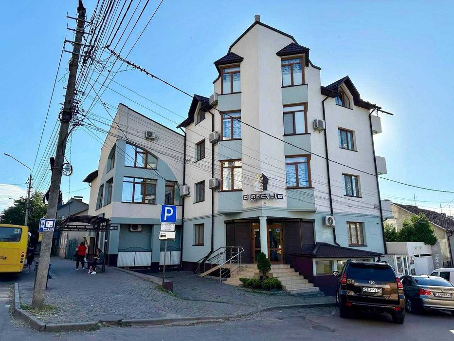 Коммерческое помещение Черновцы центр 3 этажа 432 м^2 шикарный ремонт