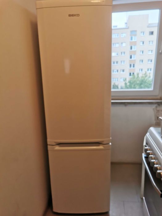 Sprzedam lodówkę marki Beko