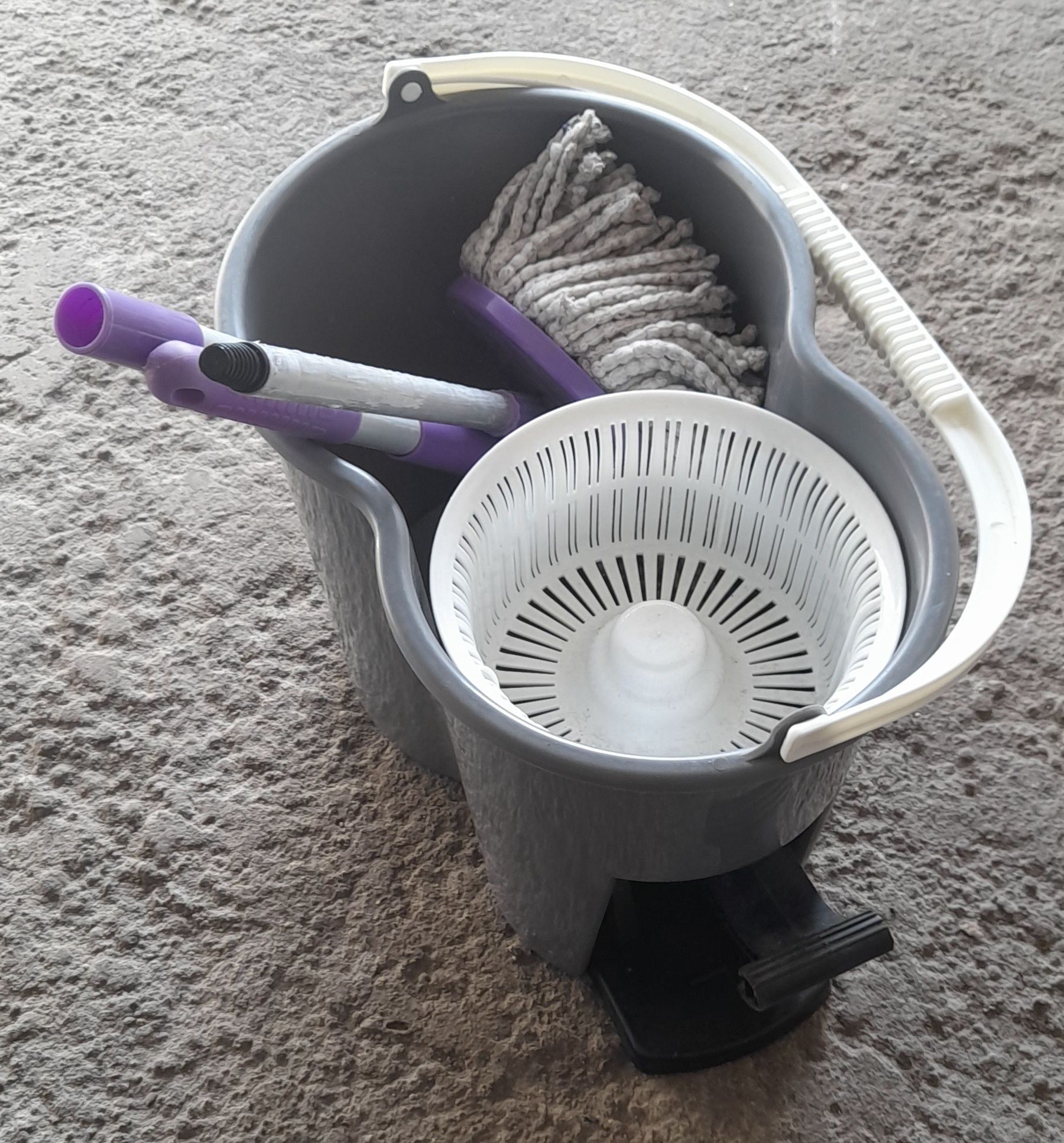 Wiadroautomatyczne z mopem wirującym mop