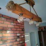 Lampa wisząca drewniana belka