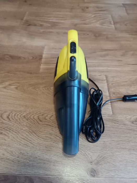 Продам пилосос в машину