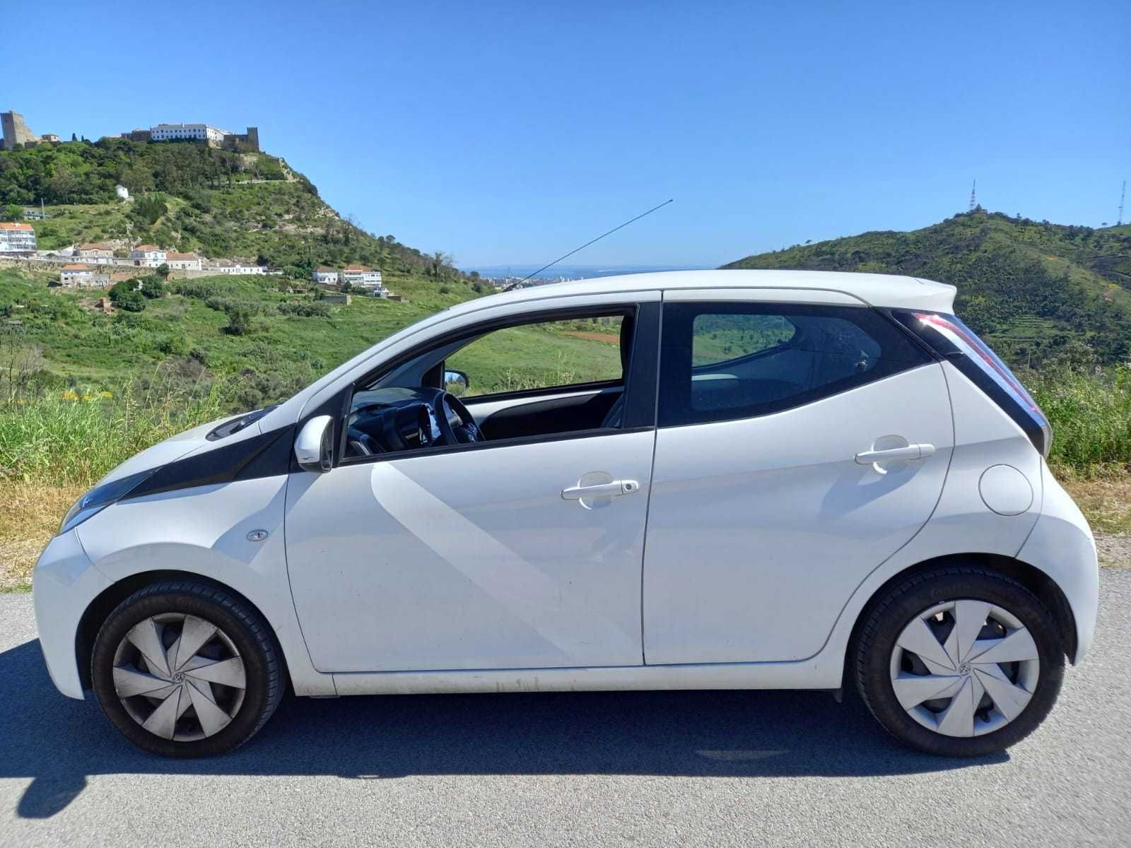 Toyota Aygo (como novo)