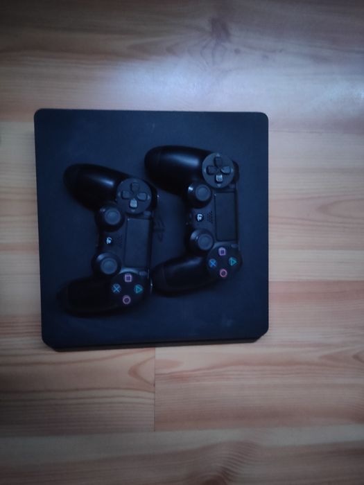 PS4 Slim Goldhen 10.5 + 2 pady