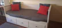 Cama Ikea linha Hemnes