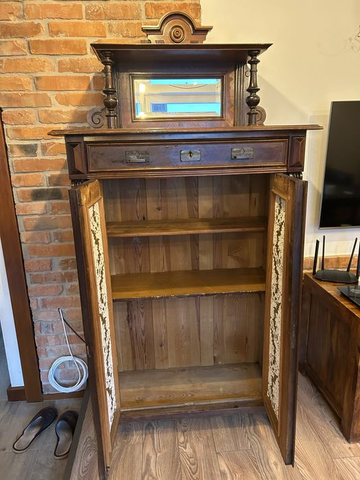 Stara niemiecka bieliźniarka