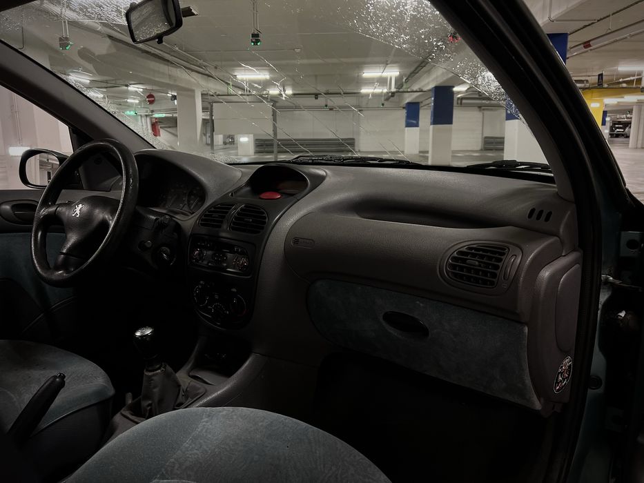 Peugeot 206 1.1 - 01