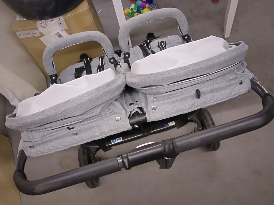 Wózek bliźniaczy dla bliźniaków Valco Snap Duo Sport  70 cm, 12,7 kg