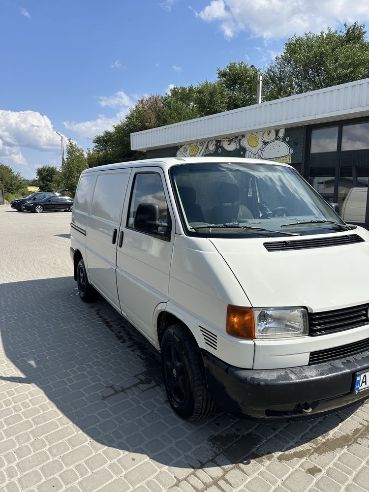 Машина в чудовому стані продаю автомобіль зараз пвто не користуюсь