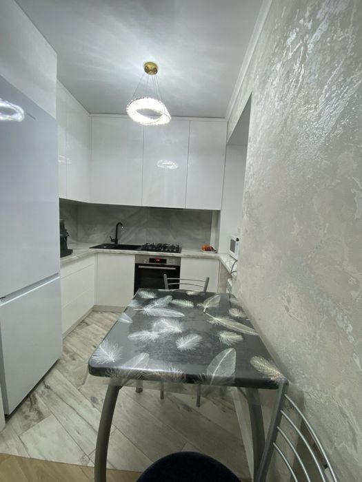 Продаю 2 комнатную квартиры м. Научная, пр. Науки, 23