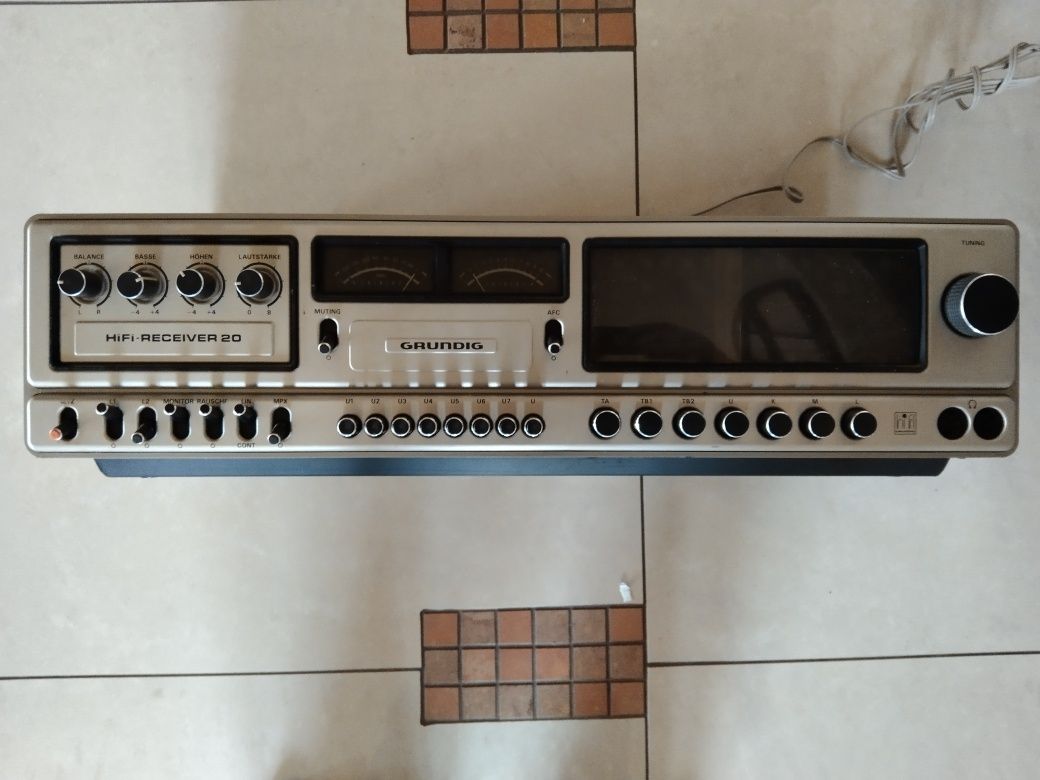 Stary Ampituner GRUNDIG Receiver 20