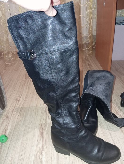 Продам зимові чобітки