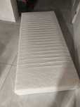 materac oddam  200x90x25