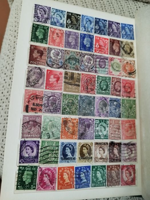 Classificador com 400 selos diferentes Reino Unido