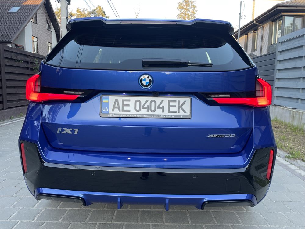 Продам новый BMW IX1