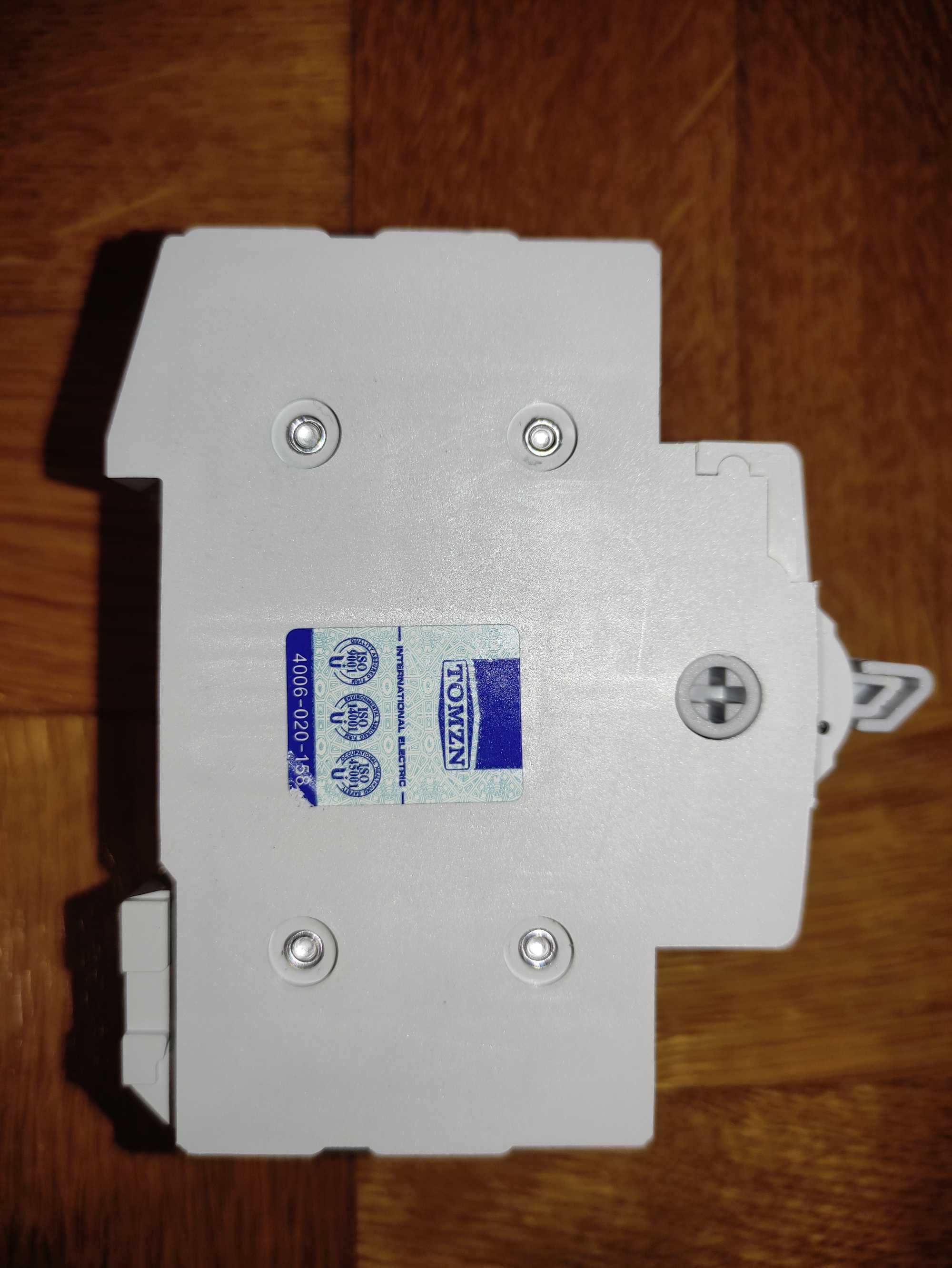 Трёхпозиционный переключатель Tomzn 1Р,2P,3Р,4Р 40А,63A(автомат ввода)