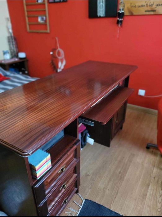 Secretária com bastante espaco BAIXA SE PREÇO