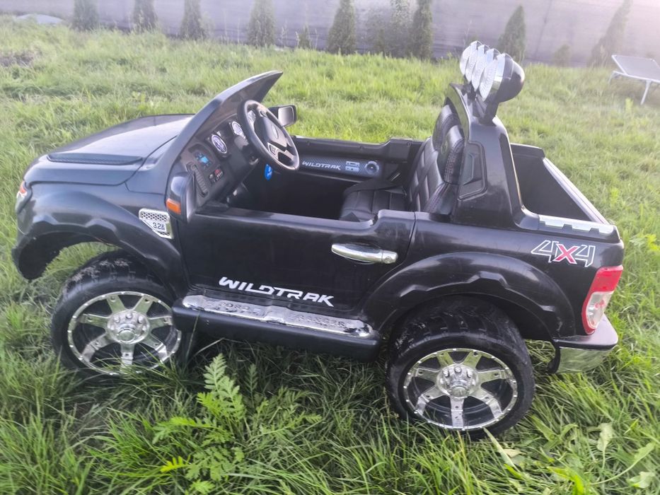 Ford Ranger dwuosobowy na akumulator