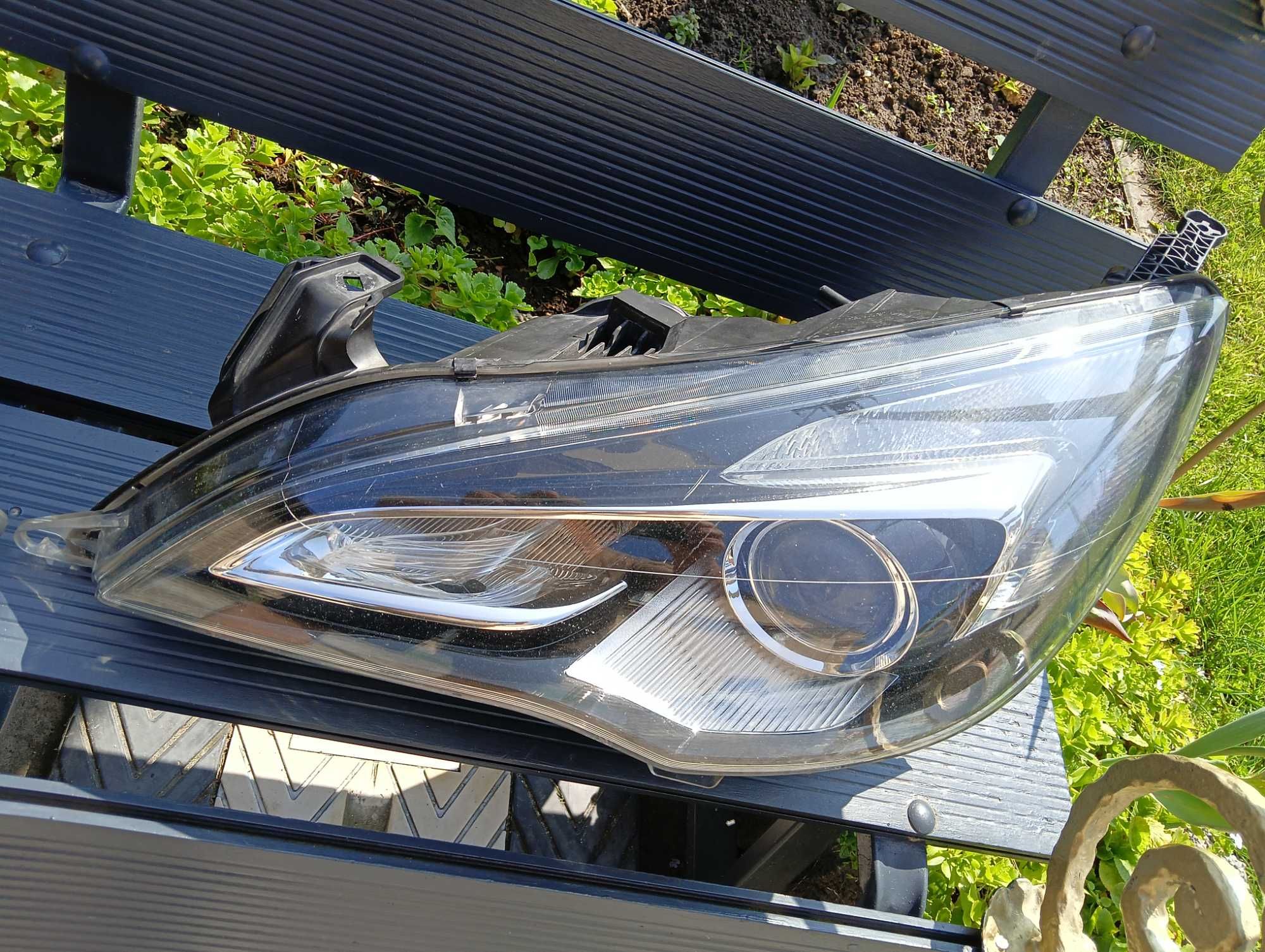 Lampy przednie Astra J