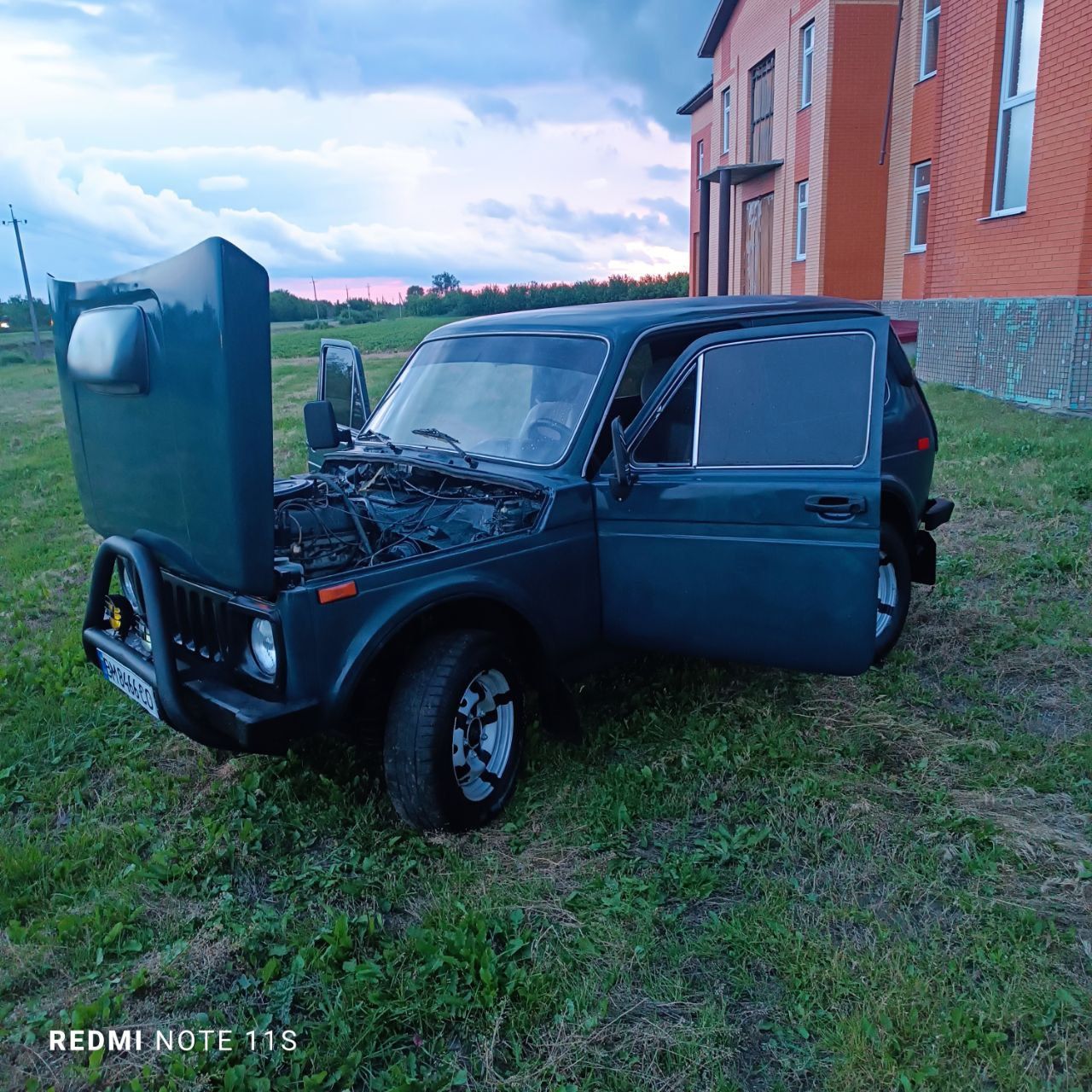 Продам  ниву  4х4