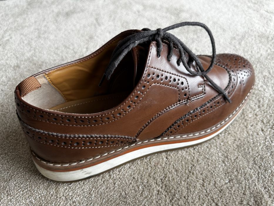 Sapatos Derby castanhos Zara