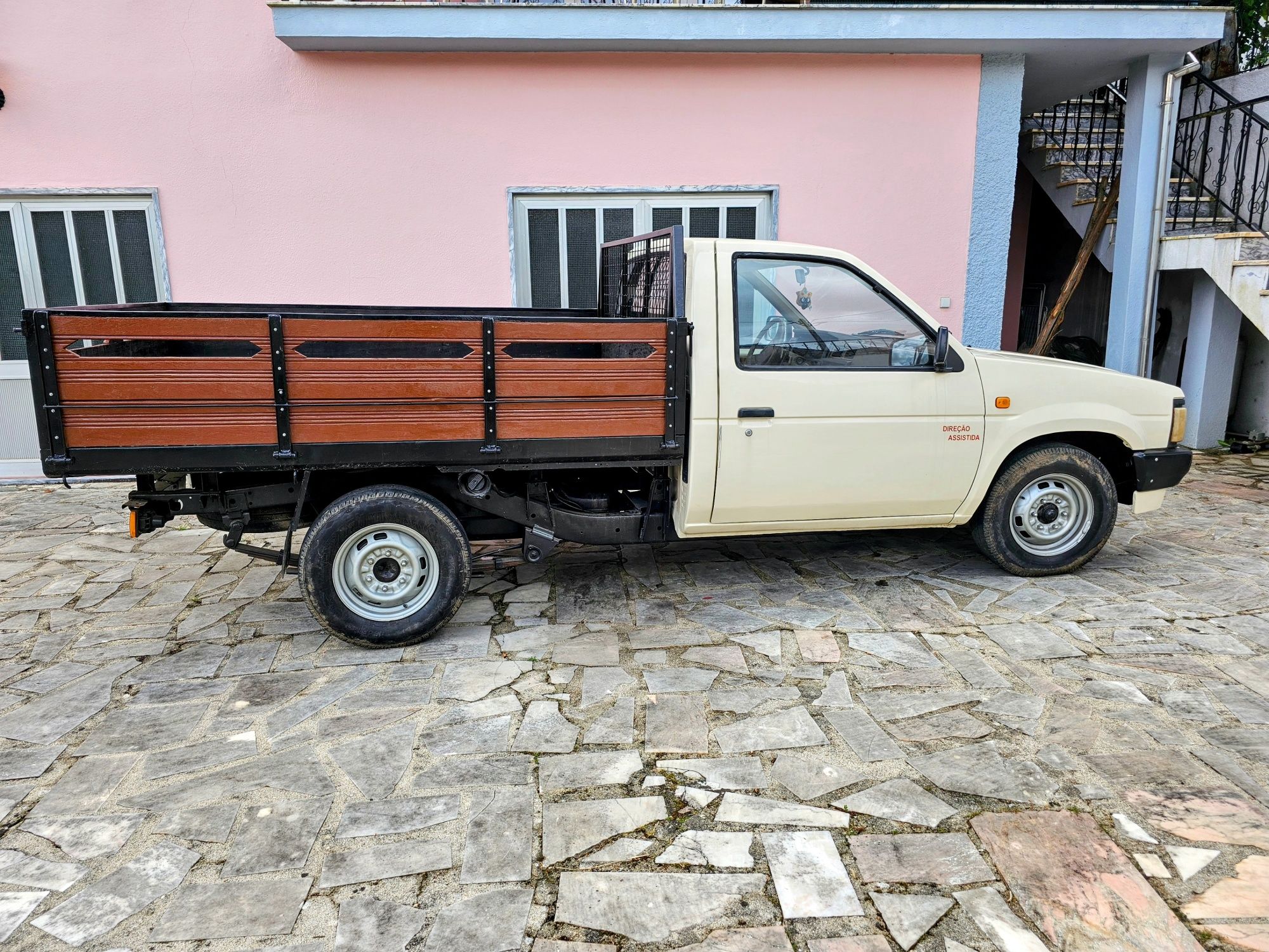Nissan pick-up L200