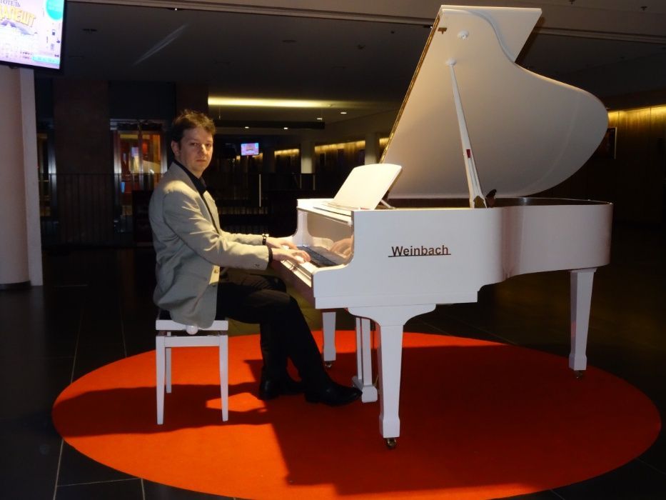 Жива музика. Піаніст, гітарист. Відмінний вибір на романтичний вечір