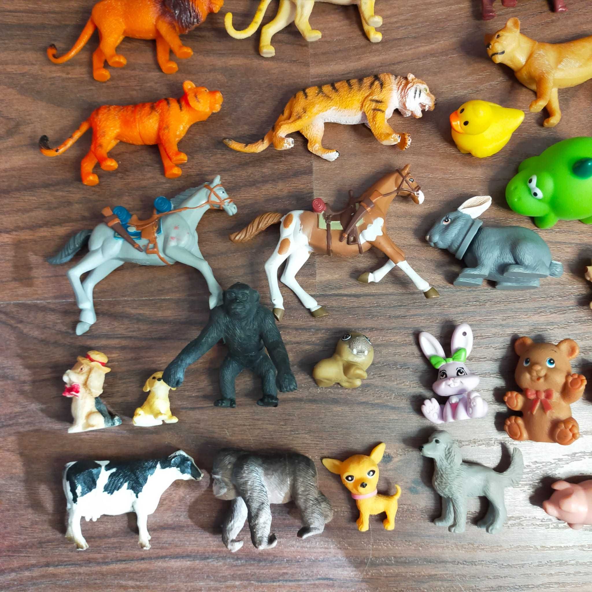 Conjunto animais de brincar, selvagens e domésticos