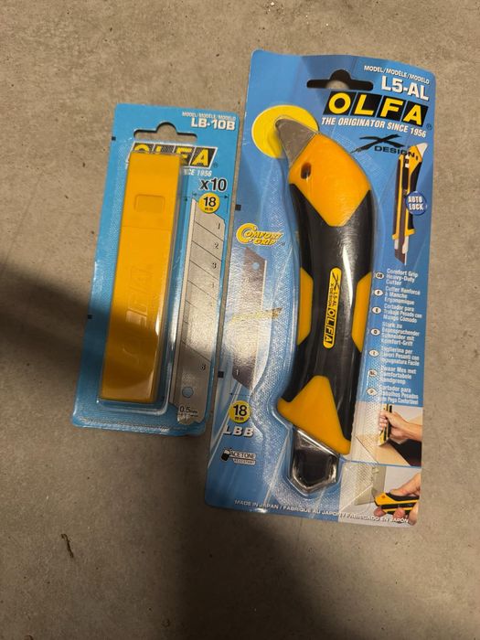 Nozyki olfa 18 mm plus ostrza. Zestaw