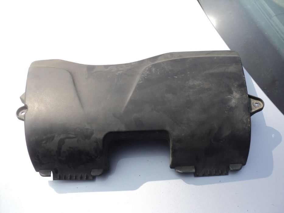 Wlot powietrza do filtra BMW E87 118D rok 2008