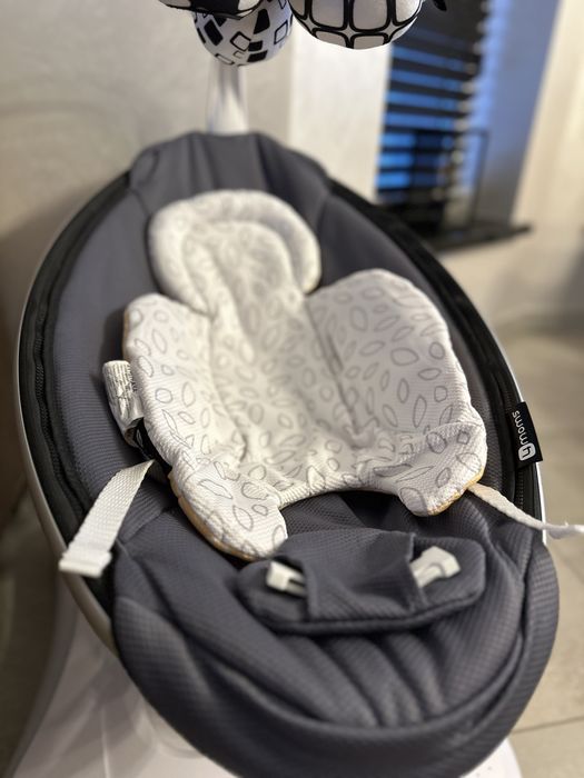 качелька, гойдалка,заколисуючий центр 4Moms, mamaRoo 4.0