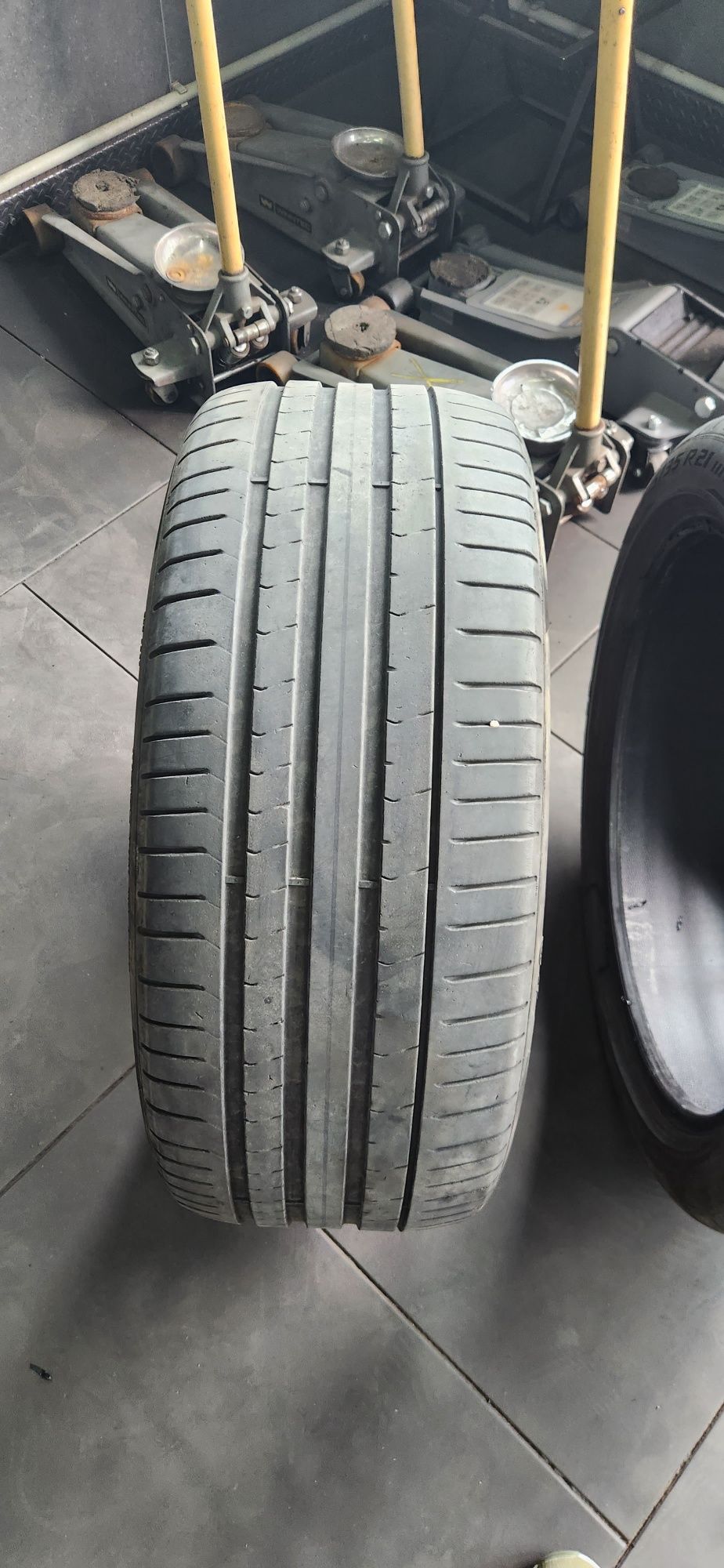 Продаються шини Pirelli PZero  для BMW X5

- **Передні**: