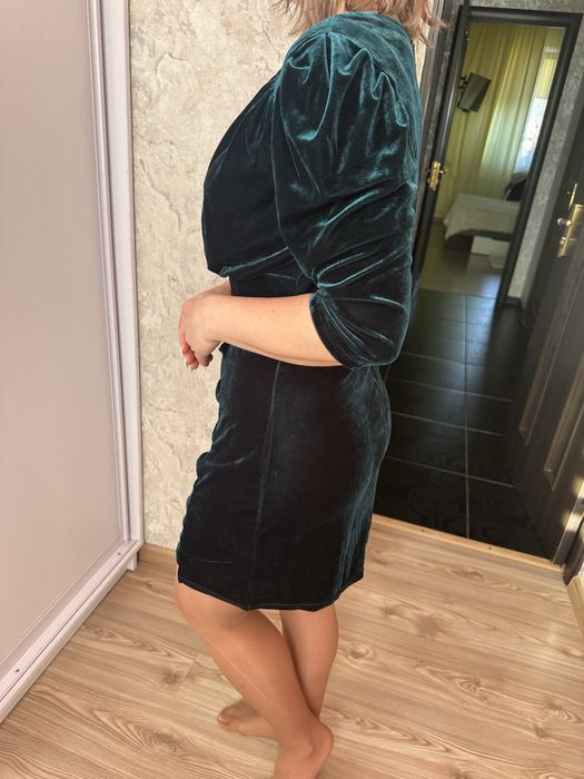 Сукня смарагдова