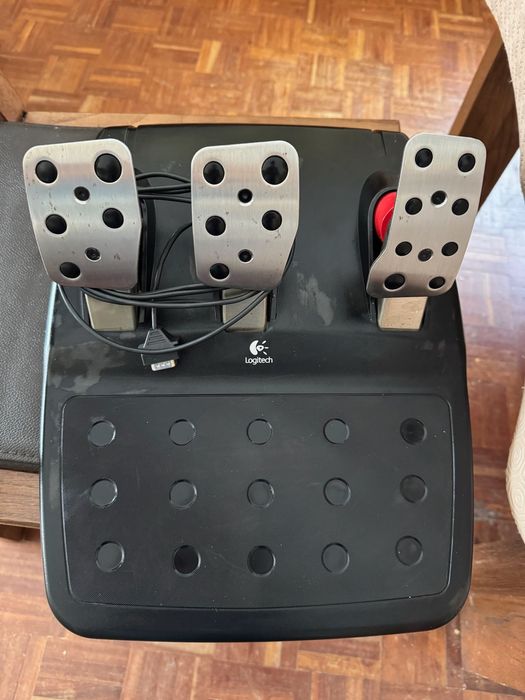 Volante, Pedais e Mudanças Logitech G25