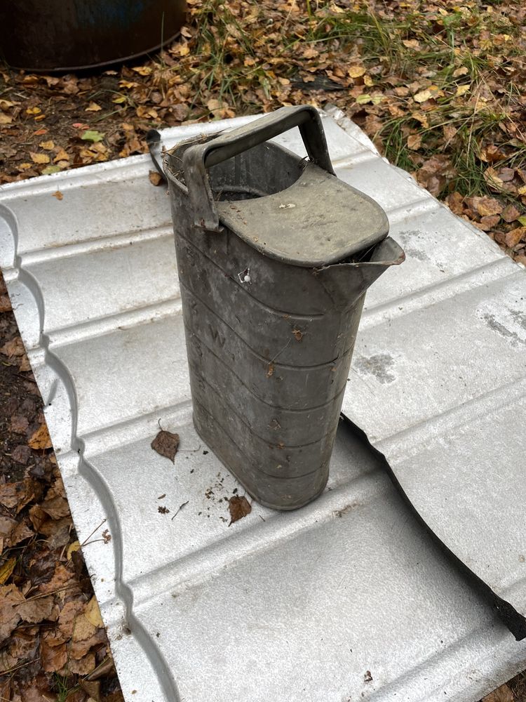 Pojemnik z miarką ocynkowany 6l konew bańka stary ocynk