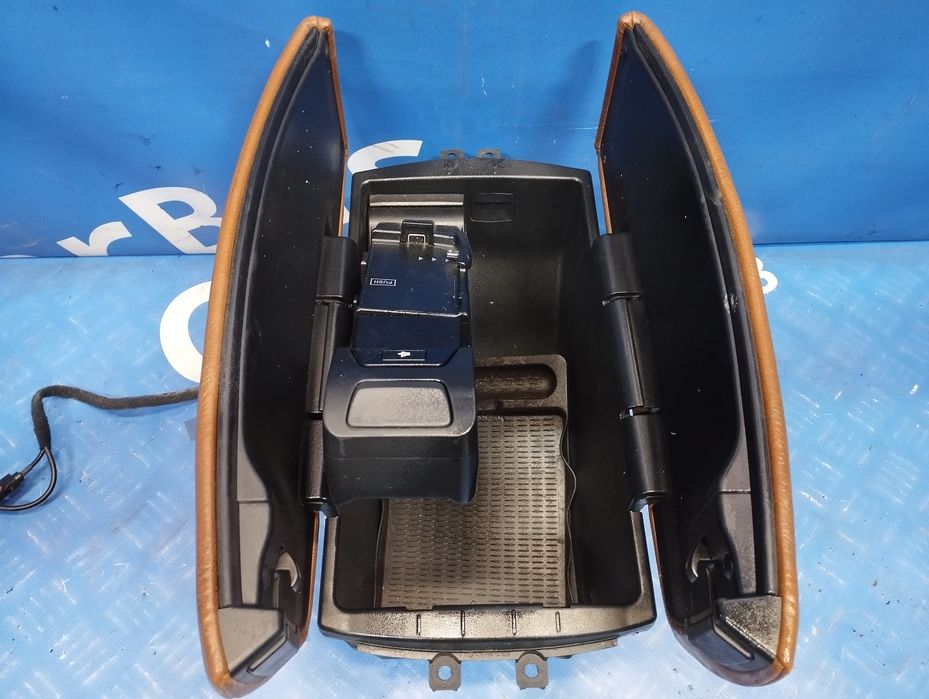 Підлокітник  бмв х5 е70 bmw x5 e70 подлкотник Розборка Шрот Разборка