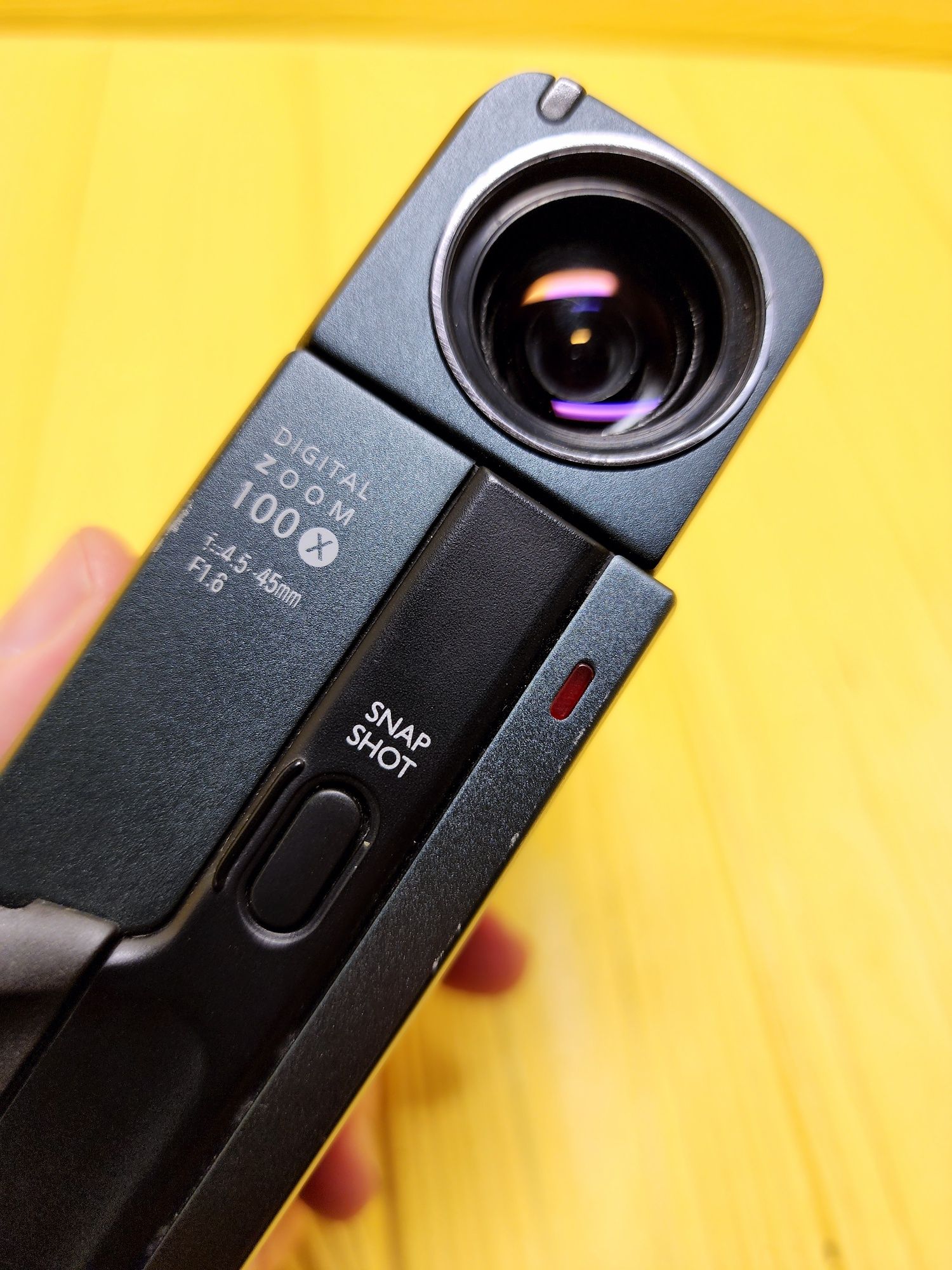 Ретро Видеокамера Japan mini DV фирма Thomson VMD 1 Slim