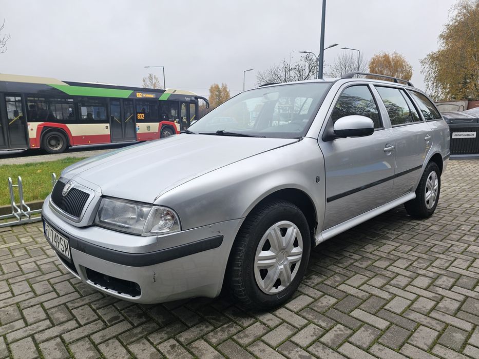 Skoda Octavia TOUR PREMIA 1.9 TDI 105KM Combi Hak 2010r