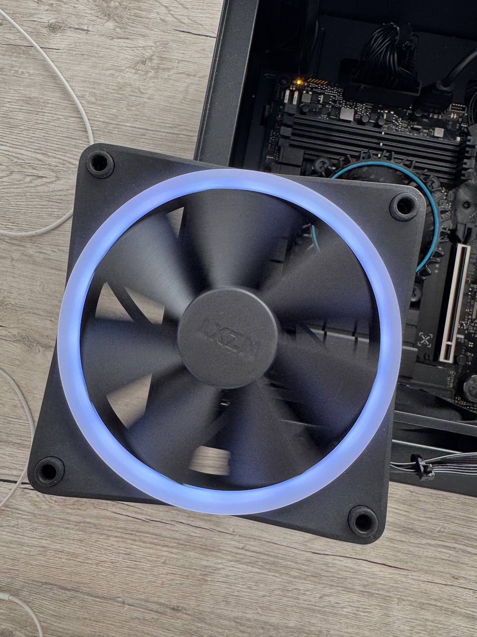 Вентилятори NZXT F120 RGB 120мм PWM (білий і чорний)