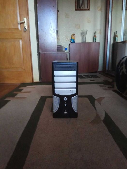 Компьютер полностью