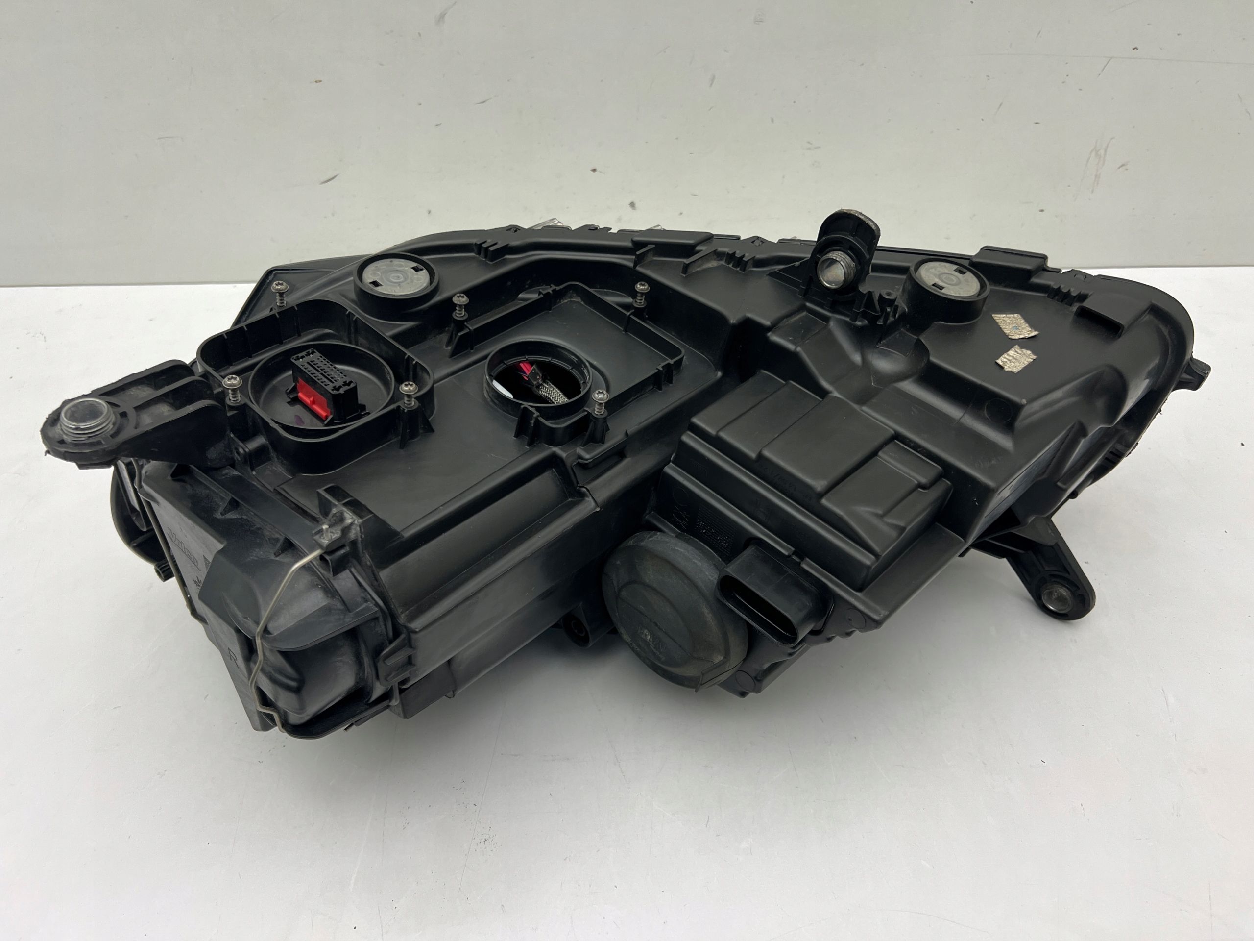 VW Passat B7 3AA Lampa Prawa BI Xenon skrętny Led Europa N