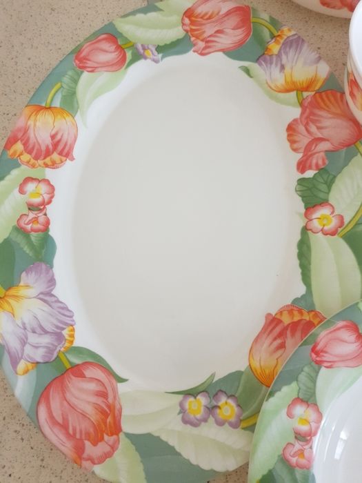 ŚWIĄTECZNY komplet obiadowo deserowy na 24 osoby, nasycone barwy,