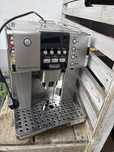 Ekspress do kawy DeLonghi prima donna