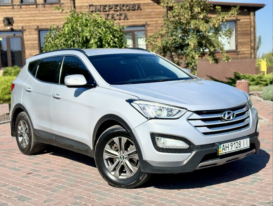 Продам Официальный Hyundai Santa Fe 4x4 2.2 DIESEL 2013 год