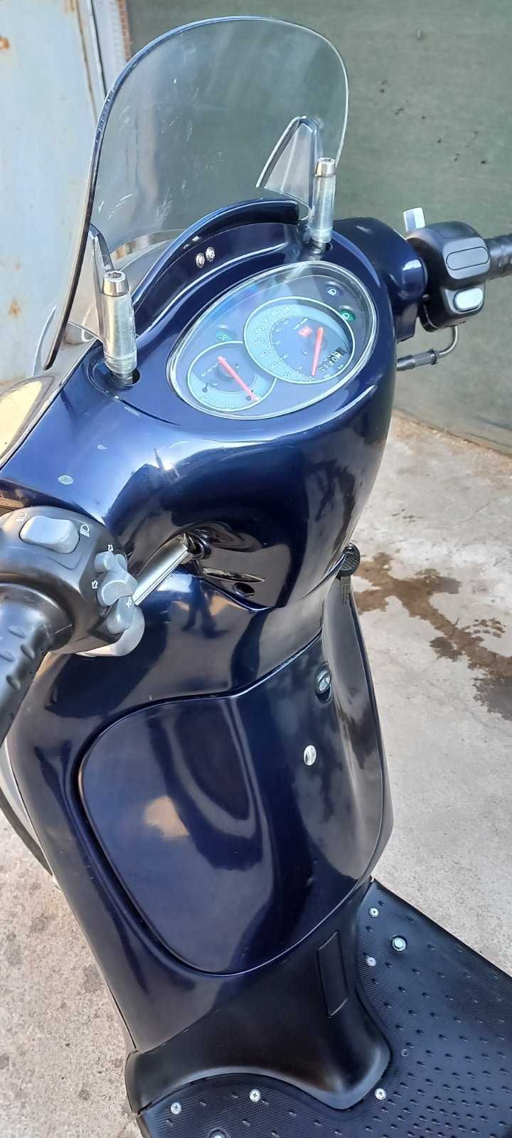 Продам Aprilia Scarabeo 100cc 4тактний пов охолодження 2007 рік