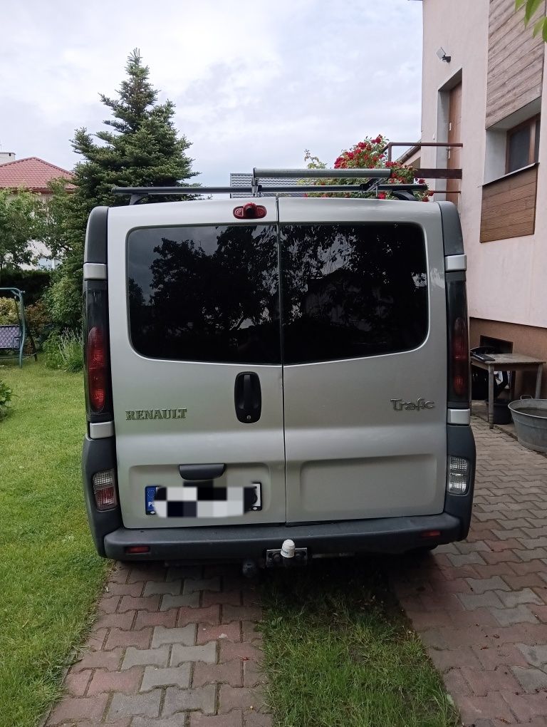 Renault Trafic bus