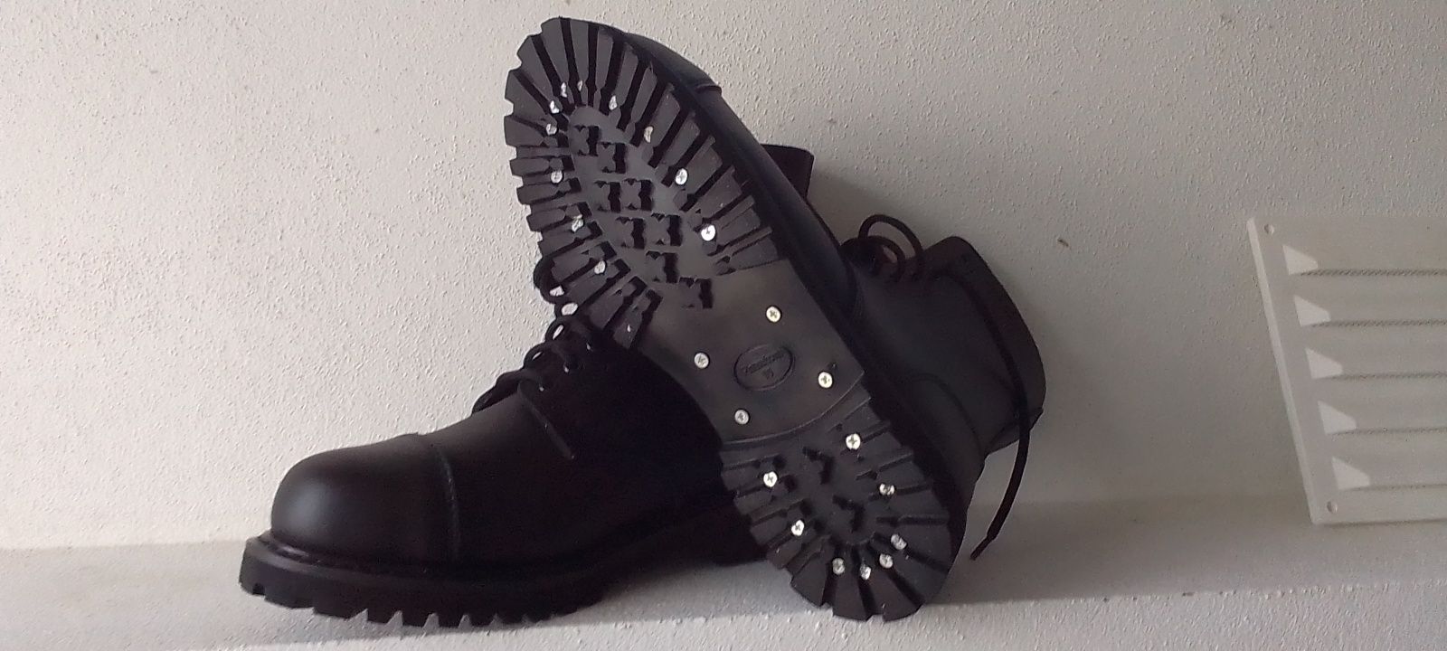 Botas militares em cabedal Bandit Novas!