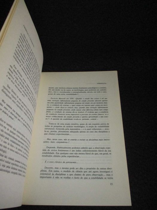 Livro Parábolas e Catástrofes René Thom