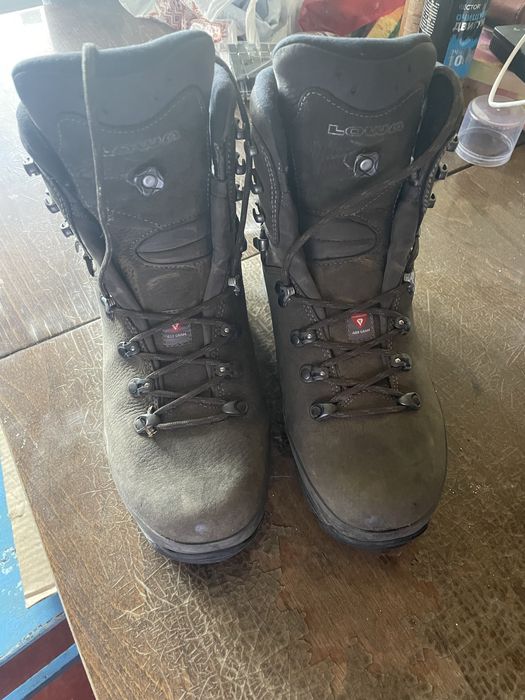 Зимові черевики lowa tibet superwarm gtx 42р